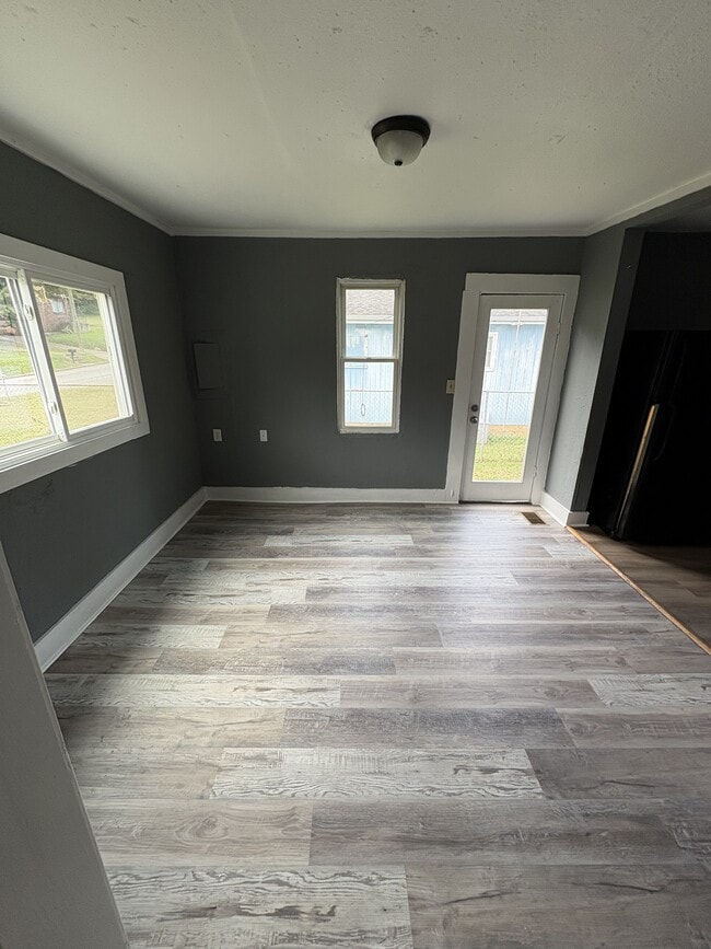 Building Photo - 611 Belle Vista Ave