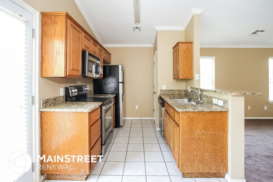 Building Photo - 10633 NW 34th St