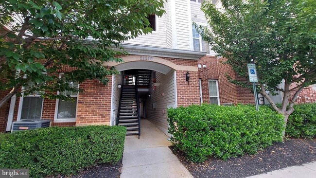 Building Photo - 21210 McFadden Square