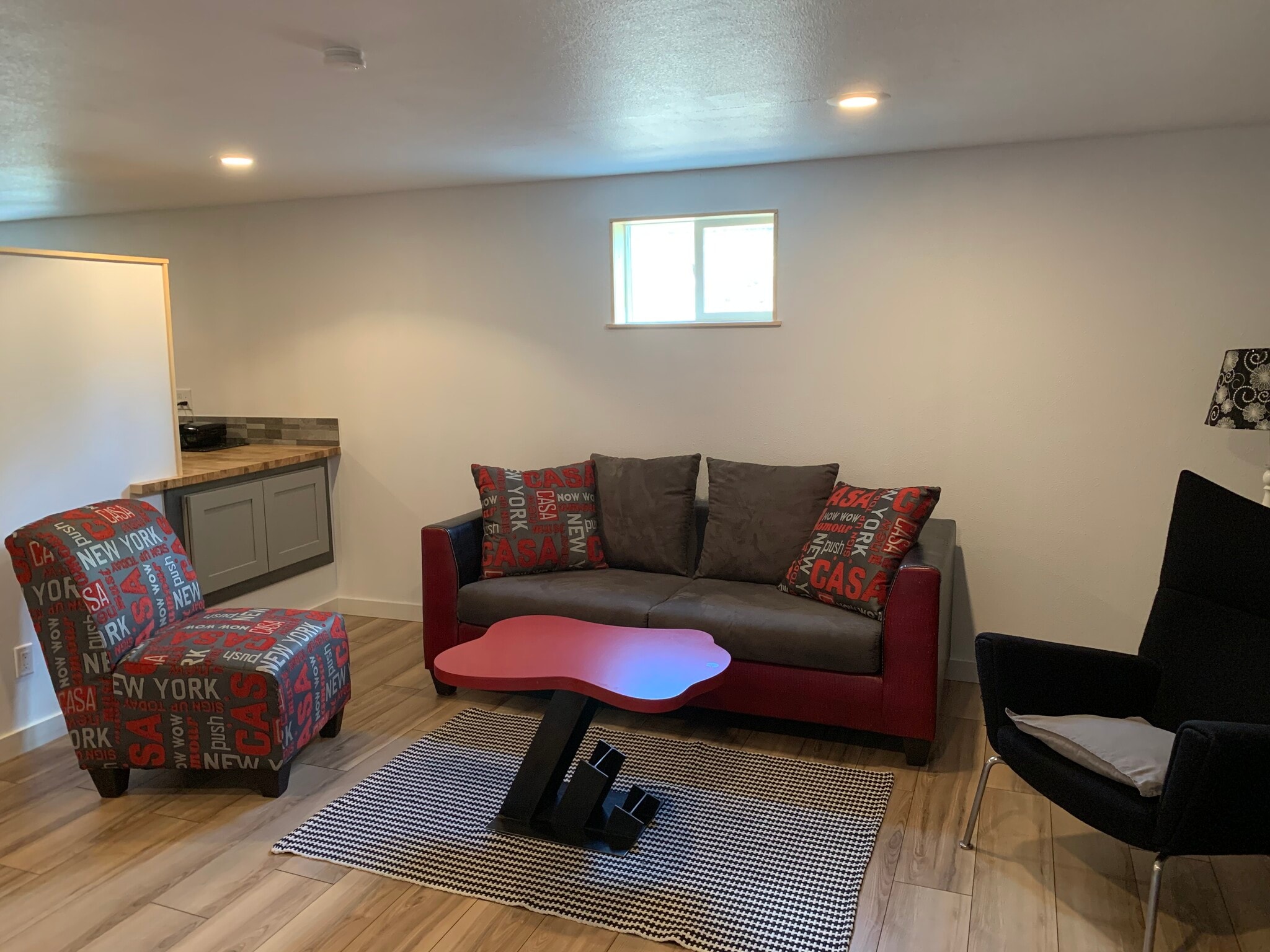 Building Photo - 6915 Yates St