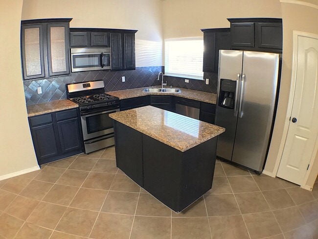Building Photo - Northeast El Paso 4 Bed Refrig A/C