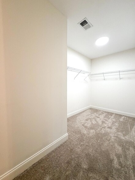 Building Photo - 1240 Orchard Dr