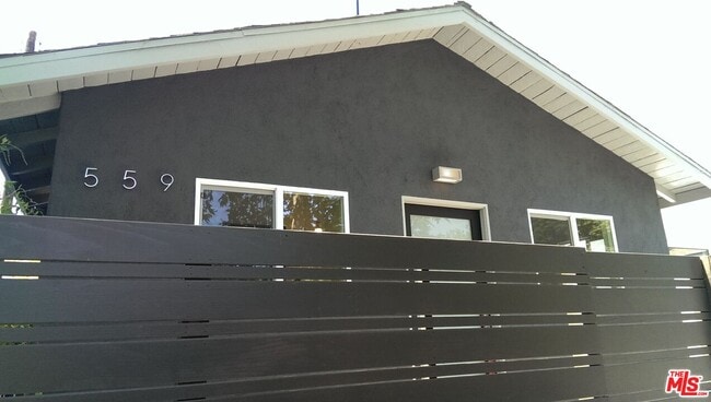 Building Photo - 559 Vernon Ave