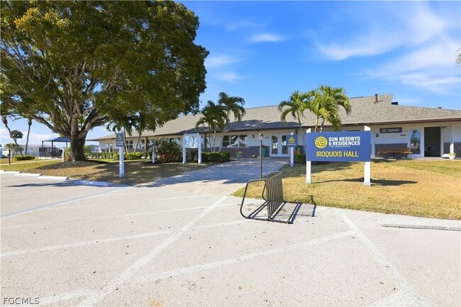 Building Photo - 158 Nanaimo Trail