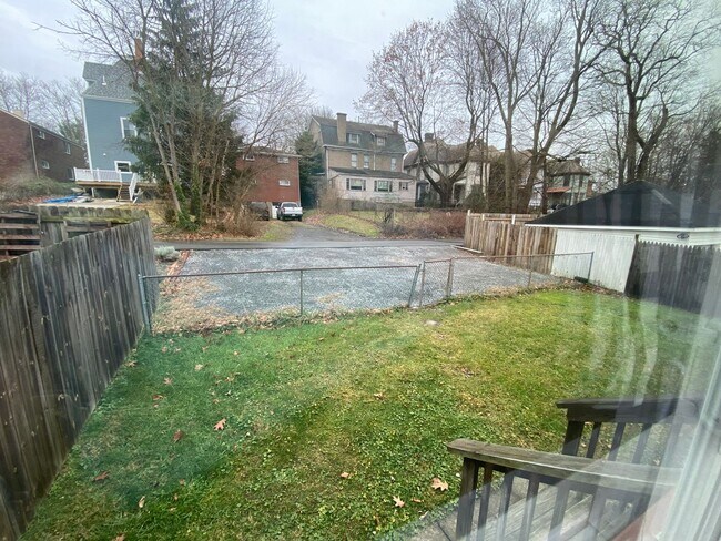 Building Photo - Recently updated building in Bellevue area of Pittsburgh