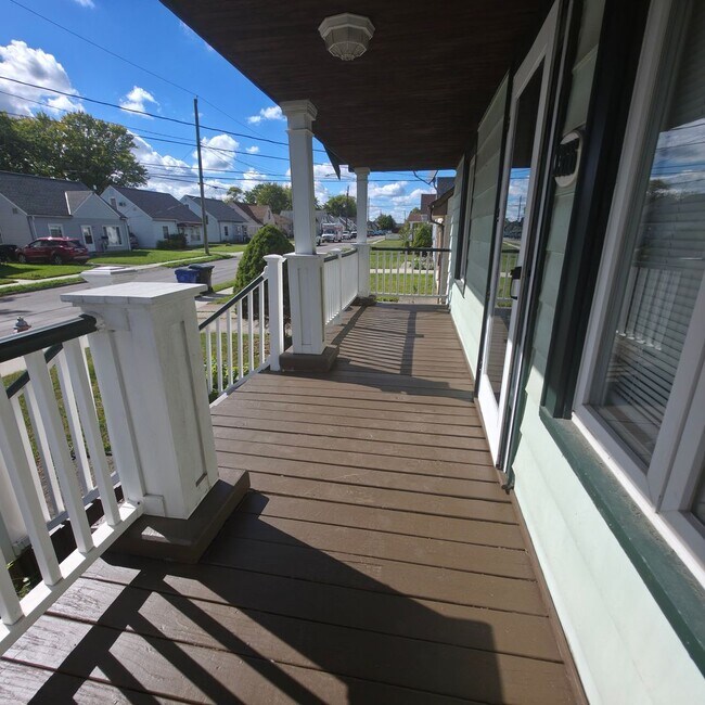 Building Photo - Single Family Home 4  beds 1 bath COMING S...