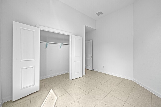 Building Photo - 2221 Forest Trace Ln
