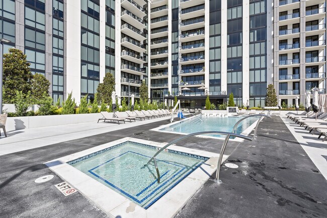 Building Photo - 2425 Peachtree Rd NE