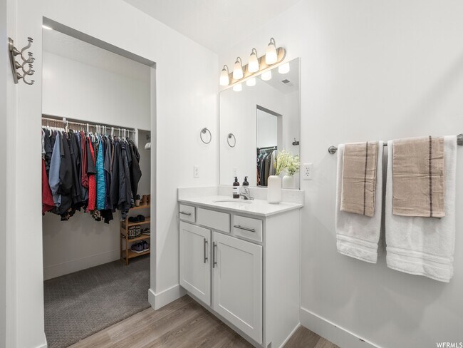 Building Photo - 1163 E 920 N