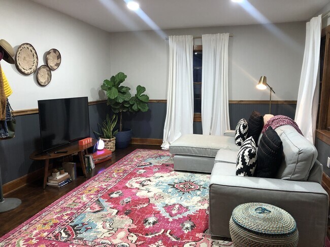 Building Photo - 3608 S Haven Rd