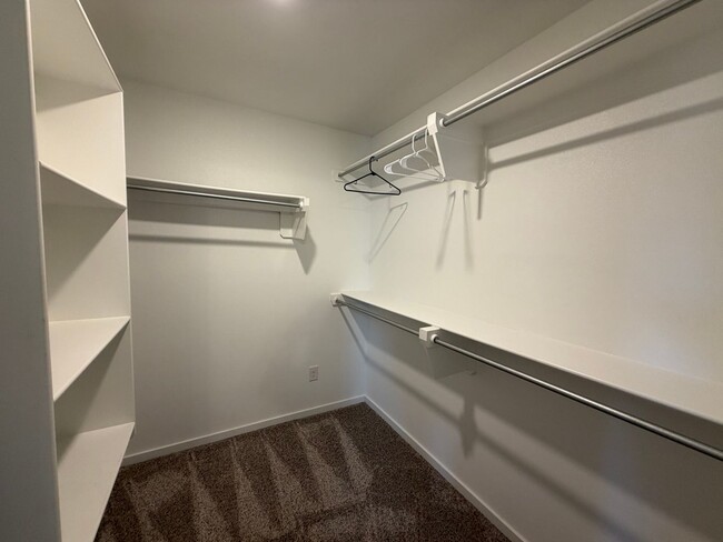 Building Photo - 3/2 in Upland Crossing Available Now!!!