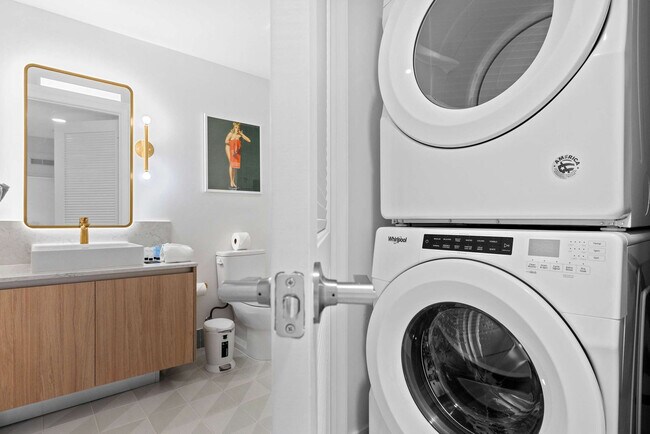 Building Photo - 159 NE 6th St