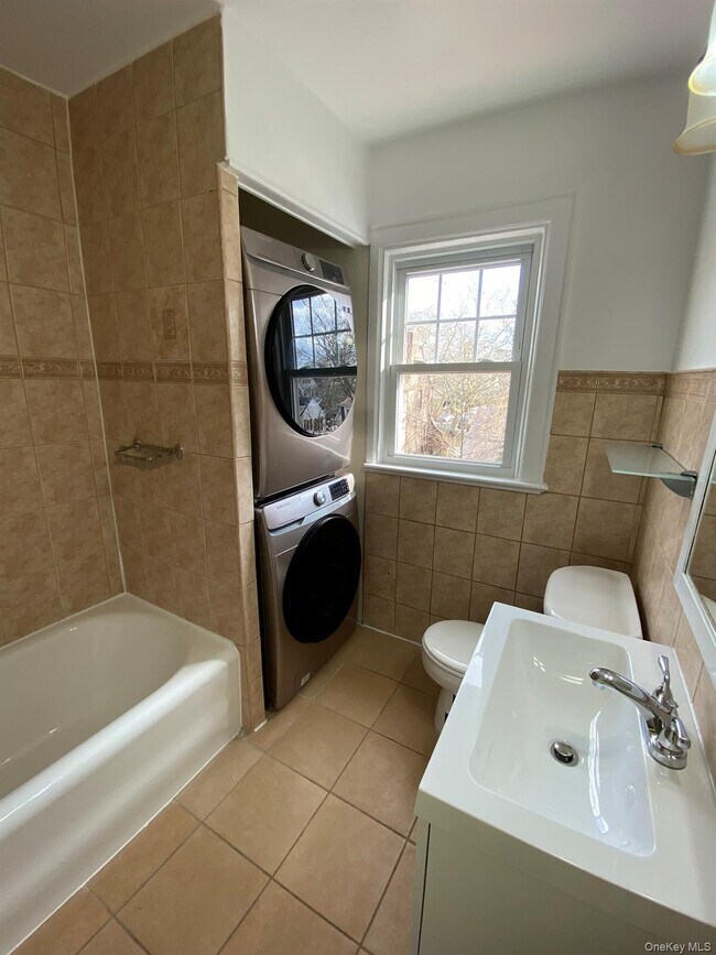 Building Photo - 321 Hayward Ave