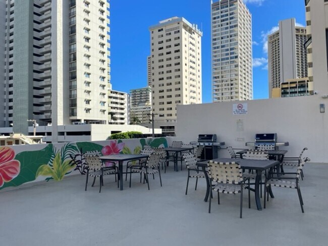 Building Photo - Partly Furnished / 1 Bedroom, 1 Bathroom, 1 Parking (Waikiki Skytower)