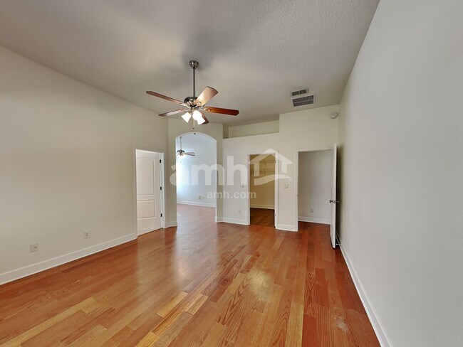 Building Photo - 2476 Winchester Ln