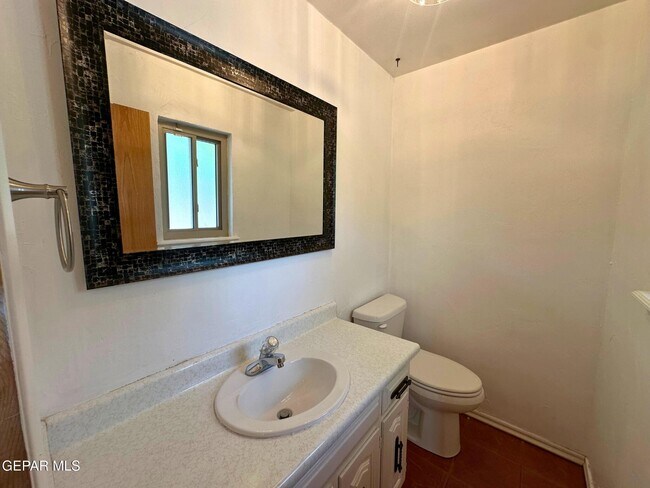 Building Photo - 1067 Villa Linda Way