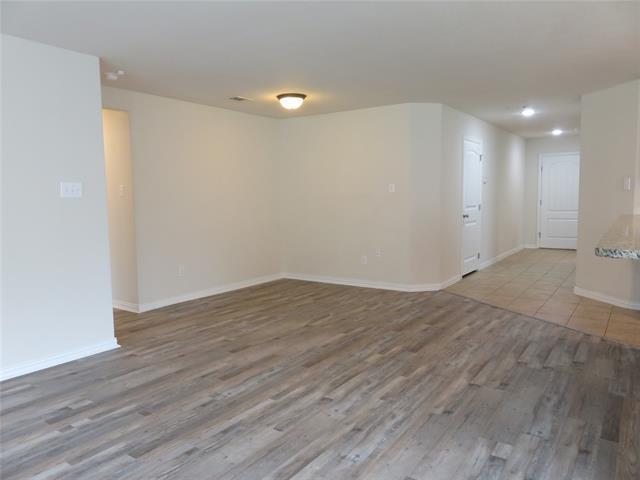 Building Photo - 1321 Crestview Dr