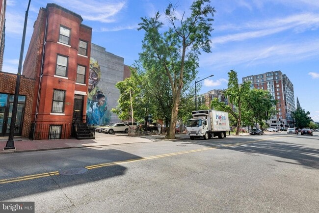 Building Photo - 915 5th St NW