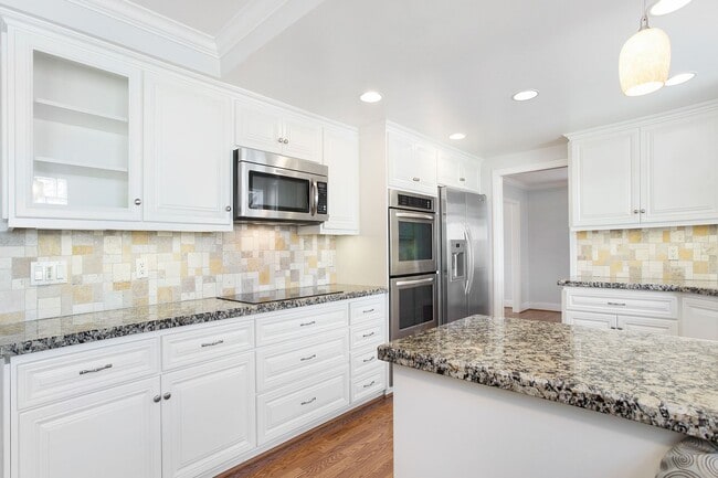 Building Photo - South Huntington Beach Home