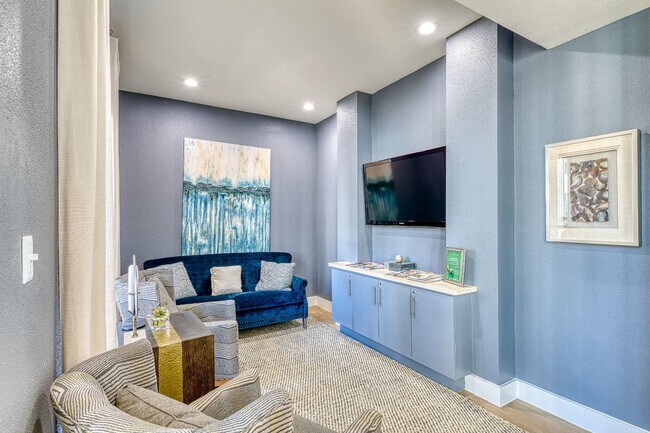 Building Photo - 3300 Cummins St