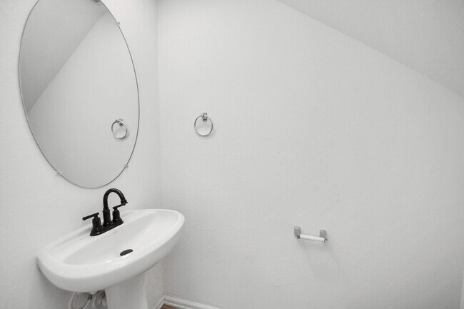 Building Photo - 4307 Palmetto Grv Ln
