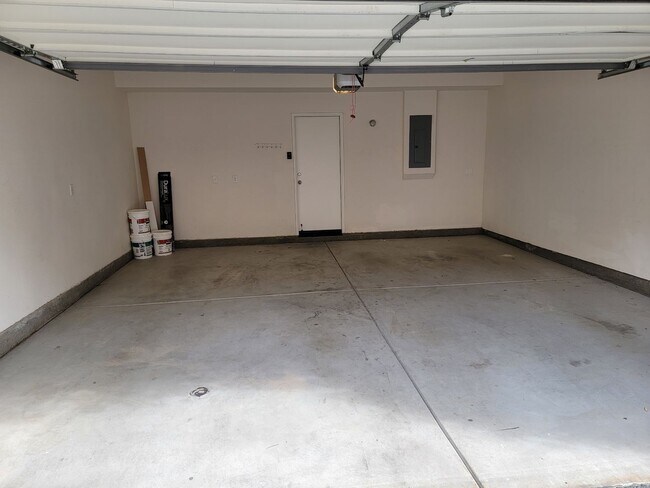 Building Photo - Georgous 4-bedroom, 3-bath detached condo ...