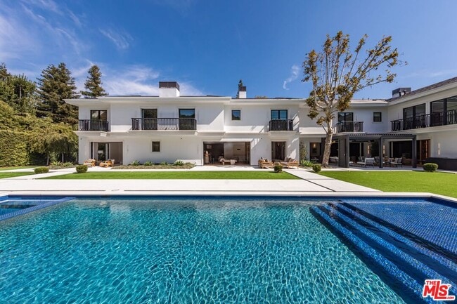 Building Photo - 927 Whittier Dr