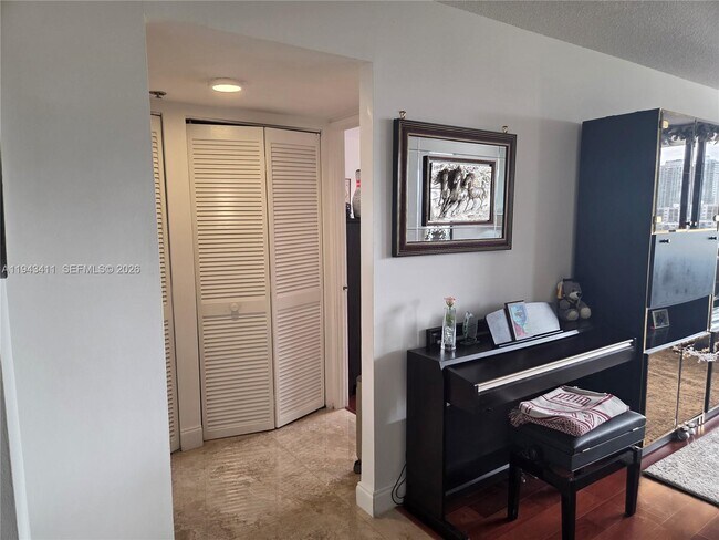 Building Photo - 210 174th St