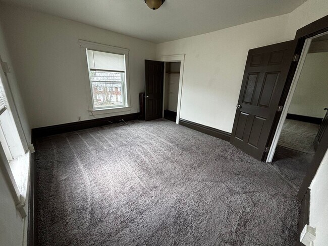 Building Photo - wpop127