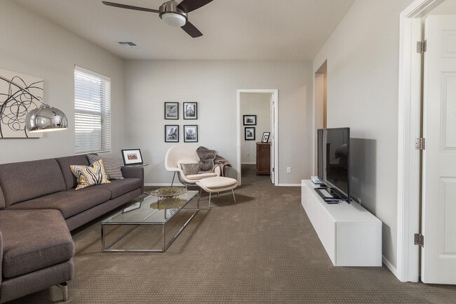 Building Photo - 3252 W Gran Paradiso Dr