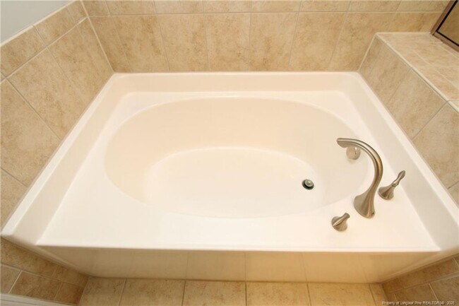 Building Photo - 8367 Primanti Blvd