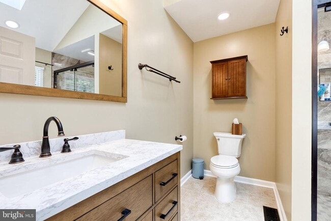 Building Photo - 708 Leister Dr