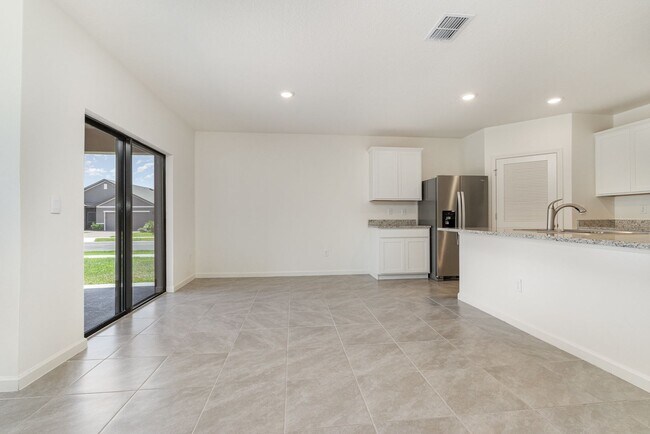 Building Photo - 6714 Topaz Dr