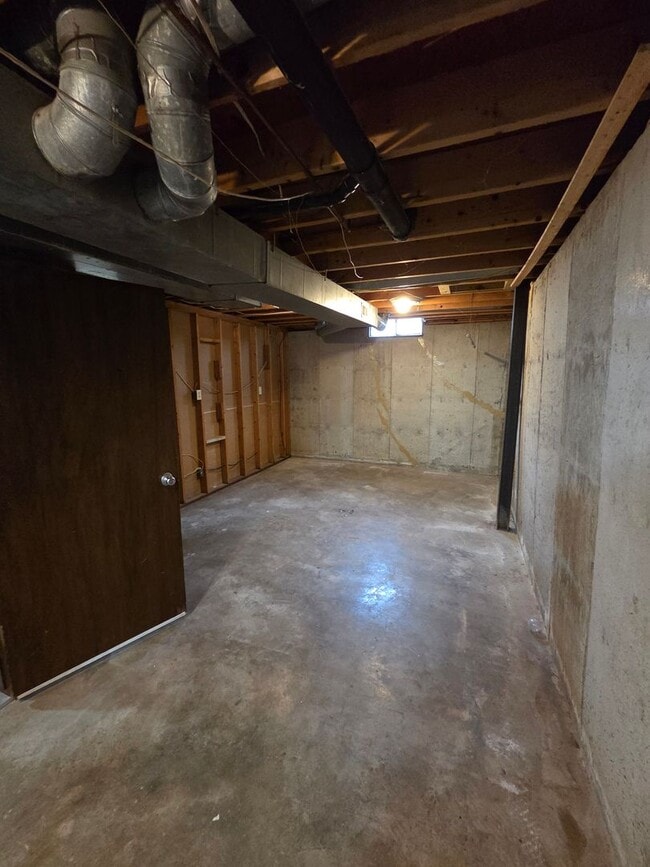 Building Photo - 3009 S Gordon Ave