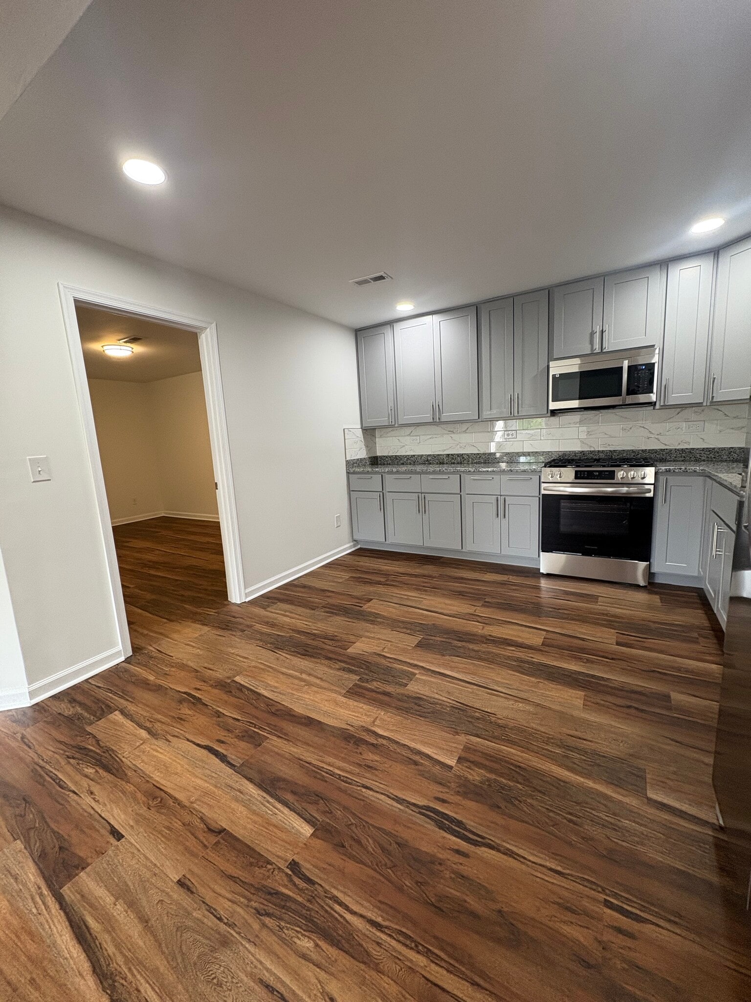 Building Photo - 909 Ridge St