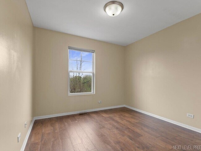 Building Photo - 508 Grosvenor Ln