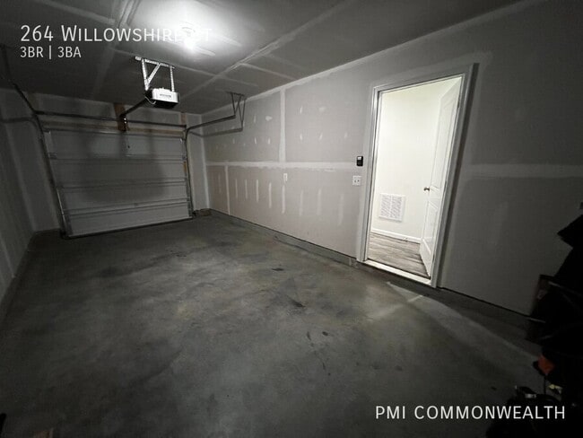 Building Photo - 264 Willowshire Ct