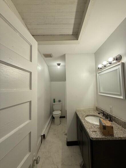 Building Photo - 118 Baltimore St