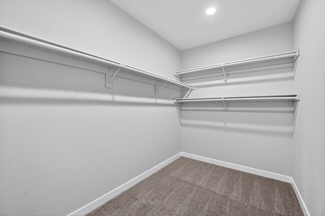 Building Photo - 66274-274 Hacienda Ave