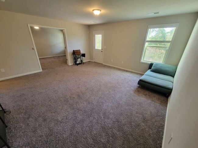 Building Photo - 416 Jones Peak Dr