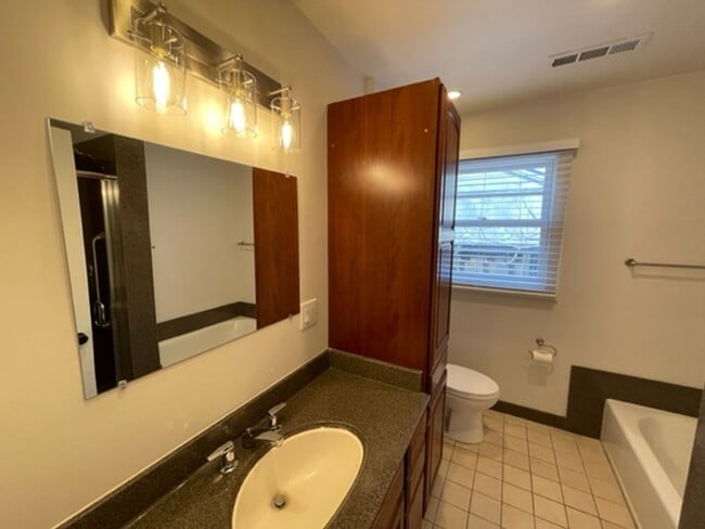 Building Photo - Lafayette home, great location!