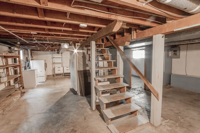 Building Photo - Gorgeous 3 BR + Office & 2 BA Home in the John Landings neighborhood with a heated pool!
