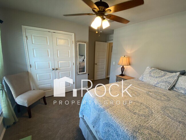 Building Photo - Beautiful 3 Bedroom Home with a Study in W...