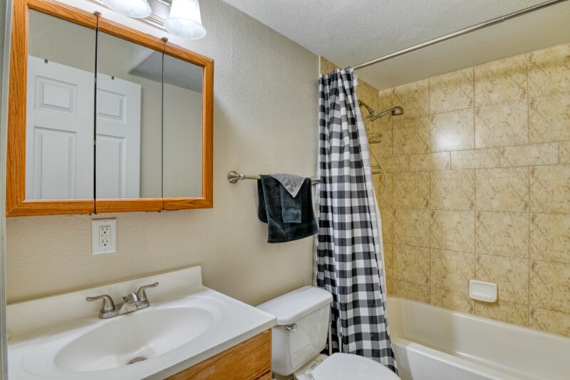 Building Photo - 2631 Thrush Grove