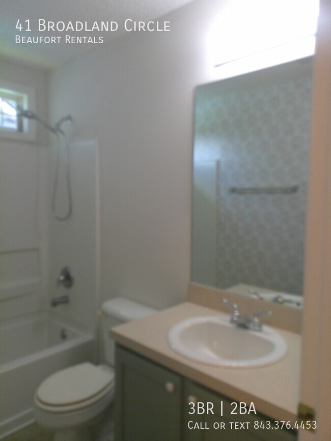 Building Photo - 41 Broadland Cir
