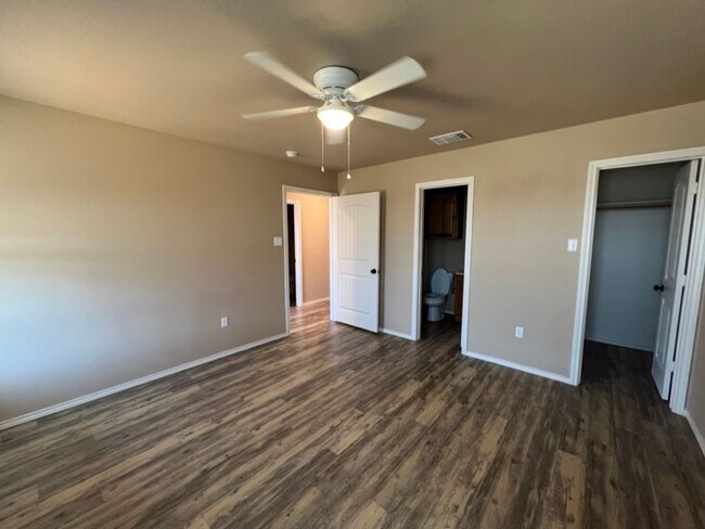 Building Photo - New Beginnings Start At AMRR: 3 BEDROOM IN NORTH LUBBOCK!