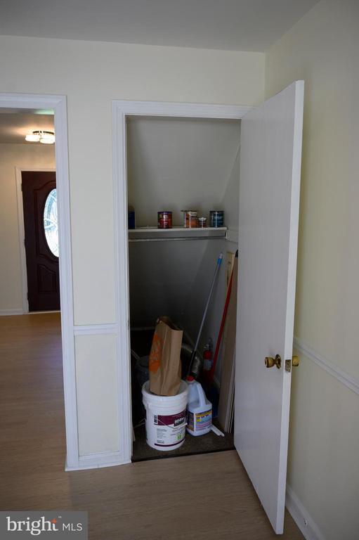 Building Photo - 948 Homeland Dr
