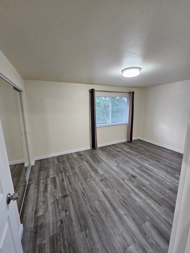 Building Photo - 12822 117th St E