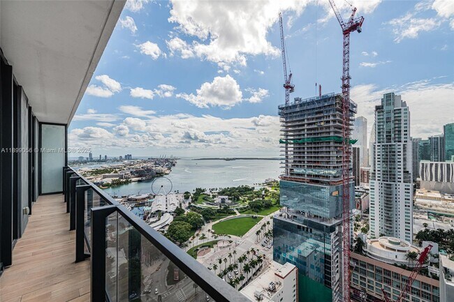 Building Photo - 398 NE 5th St