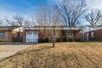 Building Photo - 1720 S Windsor Rd